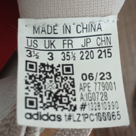 Trae Young 3 J Adidas basketball shoes sneakers size US 3.5 modern futuristic - Picture 8 of 10